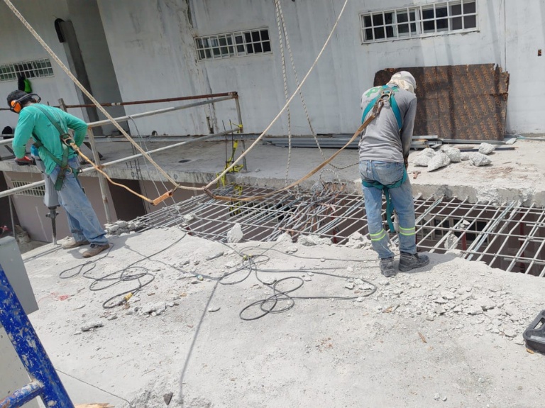 Demolicion de Losa Postensada