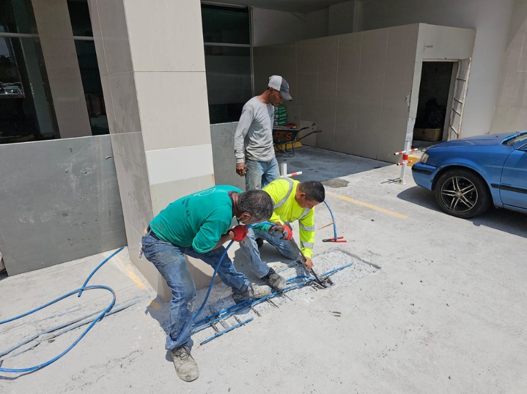 Reparación y rehabilitación de estructuras postensadas
